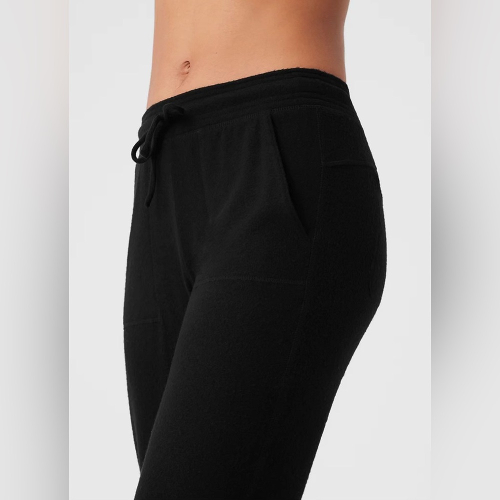 ALO SOHO SWEATPANT SIZE M